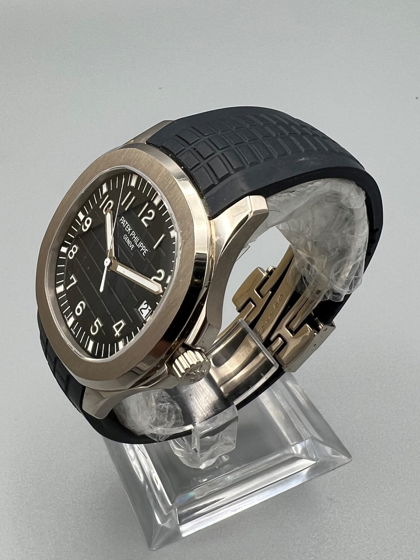 Patek Philippe Ref 5168G, Aquanaut Anniversary Model, Rare Unused full set, papers dated 2018
