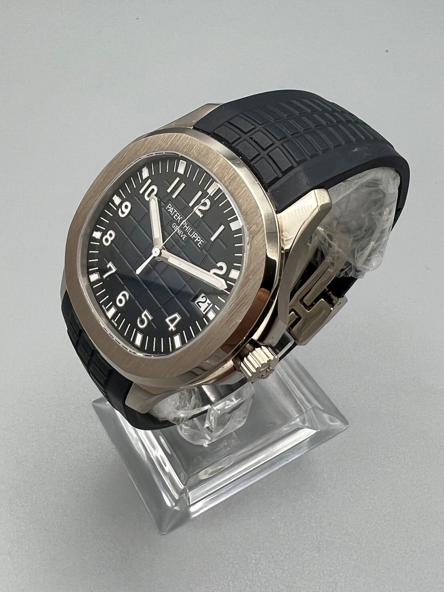 Patek Philippe Ref 5168G, Aquanaut Anniversary Model, Rare Unused full set, papers dated 2018
