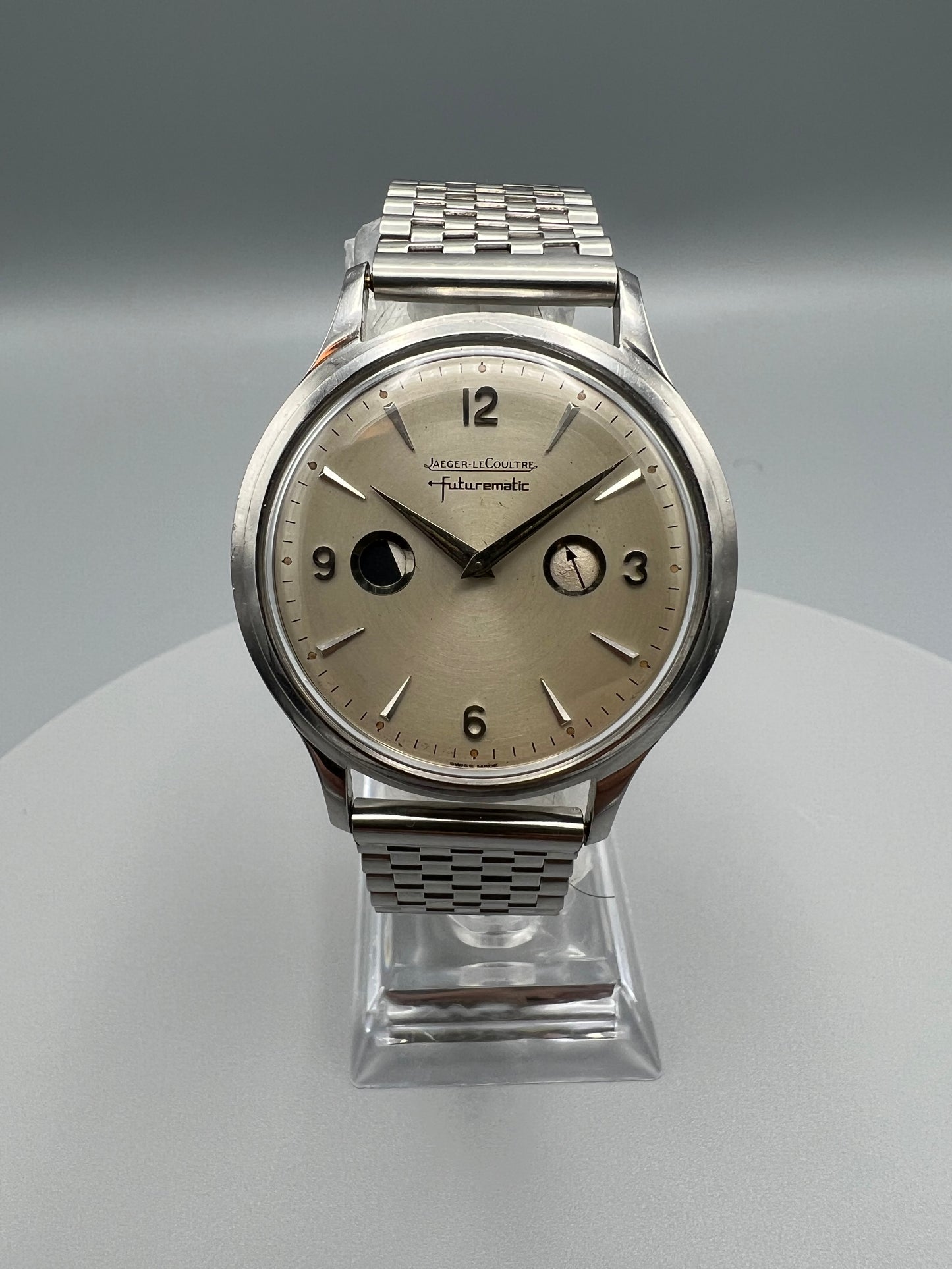 Jaeger LeCoultre, The Futurmatic Reference E502 Rare 37mm “Porthole”, 1950s