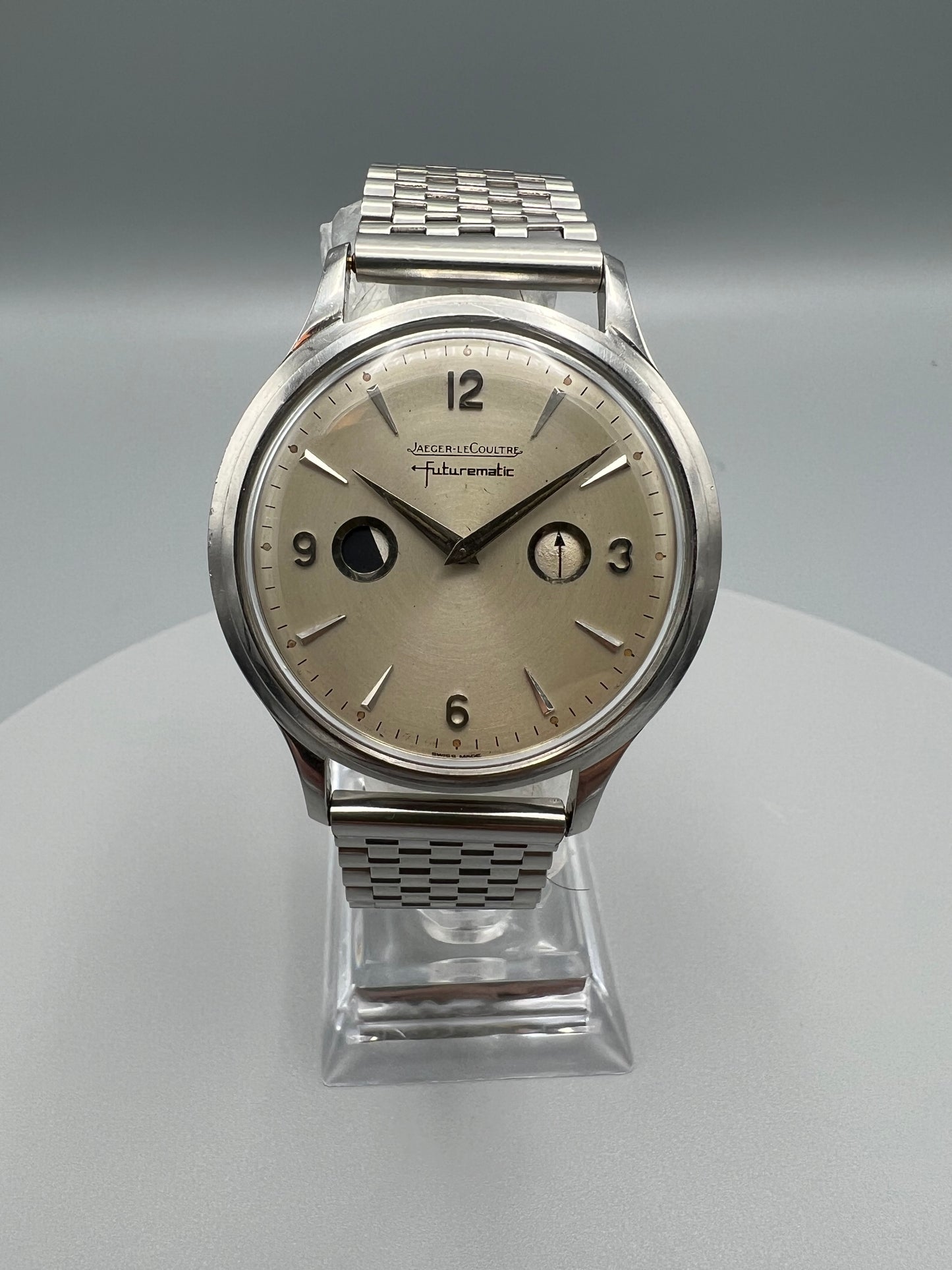 Jaeger LeCoultre, The Futurmatic Reference E502 Rare 37mm “Porthole”, 1950s