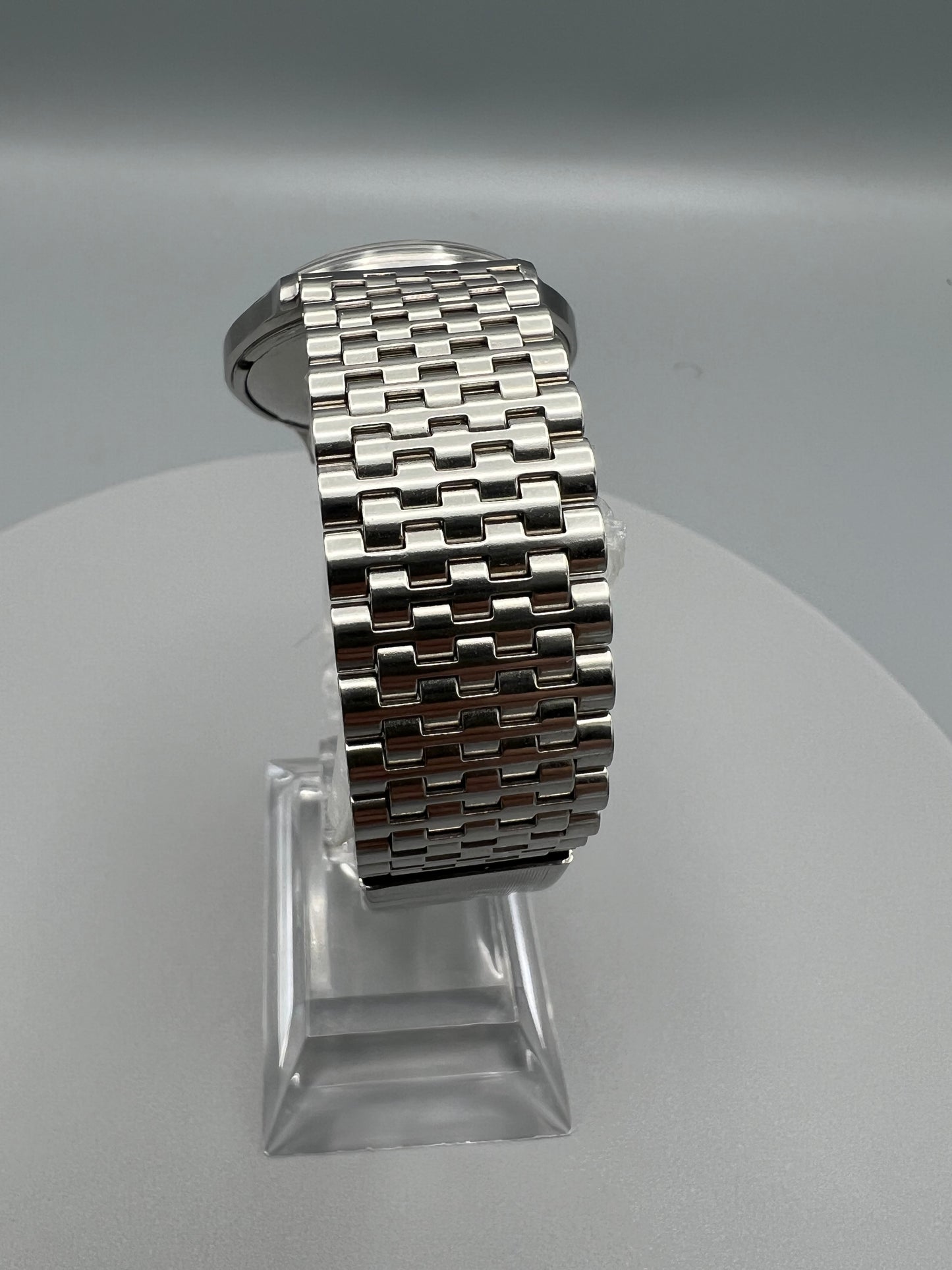 Jaeger LeCoultre, The Futurmatic Reference E502 Rare 37mm “Porthole”, 1950s