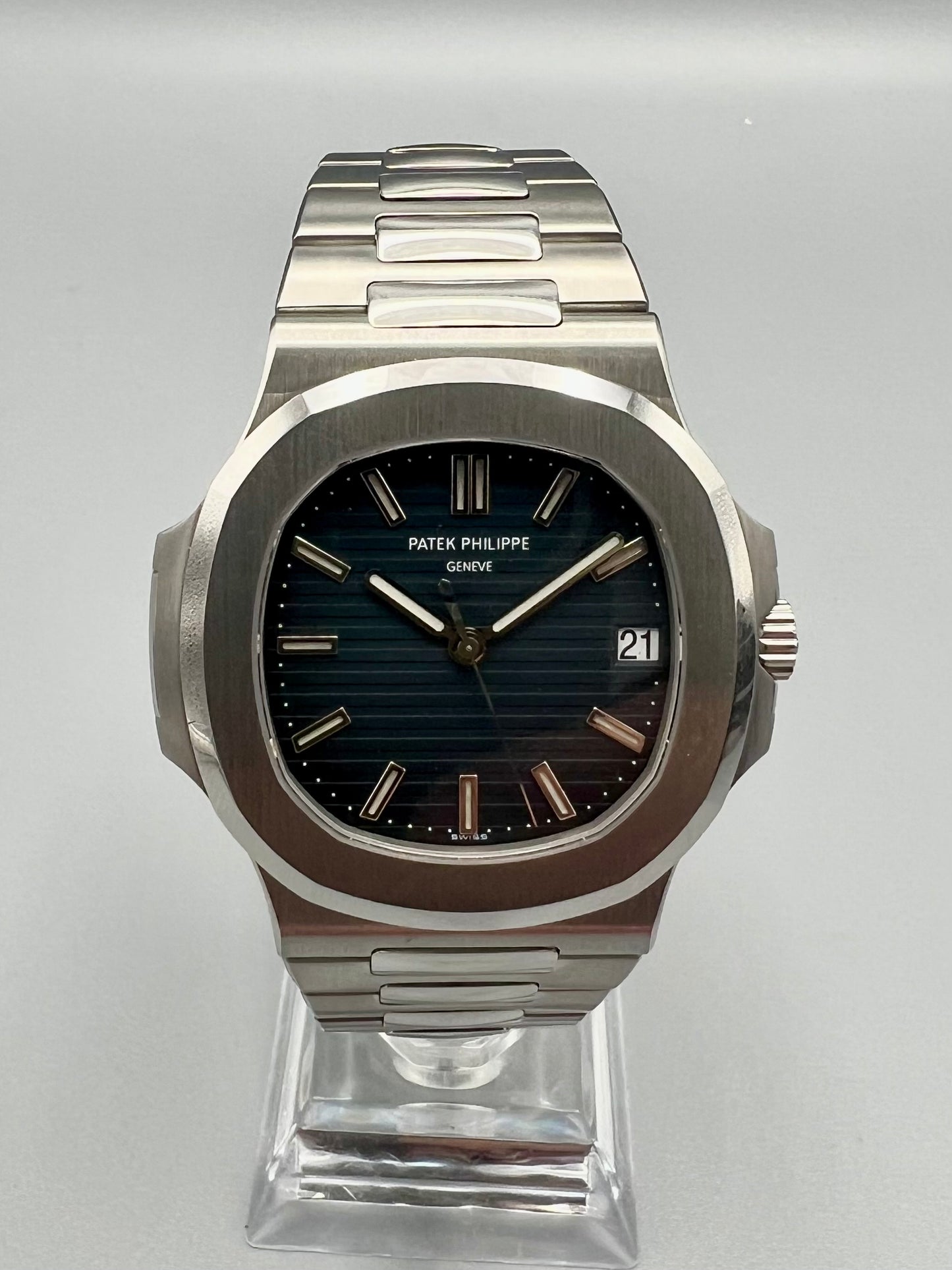 Patek Philippe Nautilus 5711/1A full set, excellent original condition, 2017