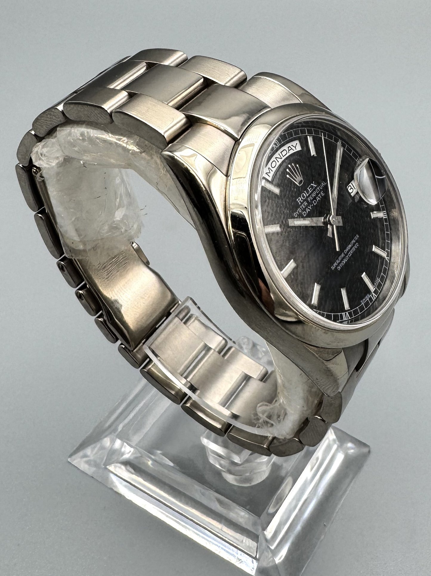 Rolex Day-Date reference 118209 White Gold, Black Dial, 36mm Full Set, Rolex Certified