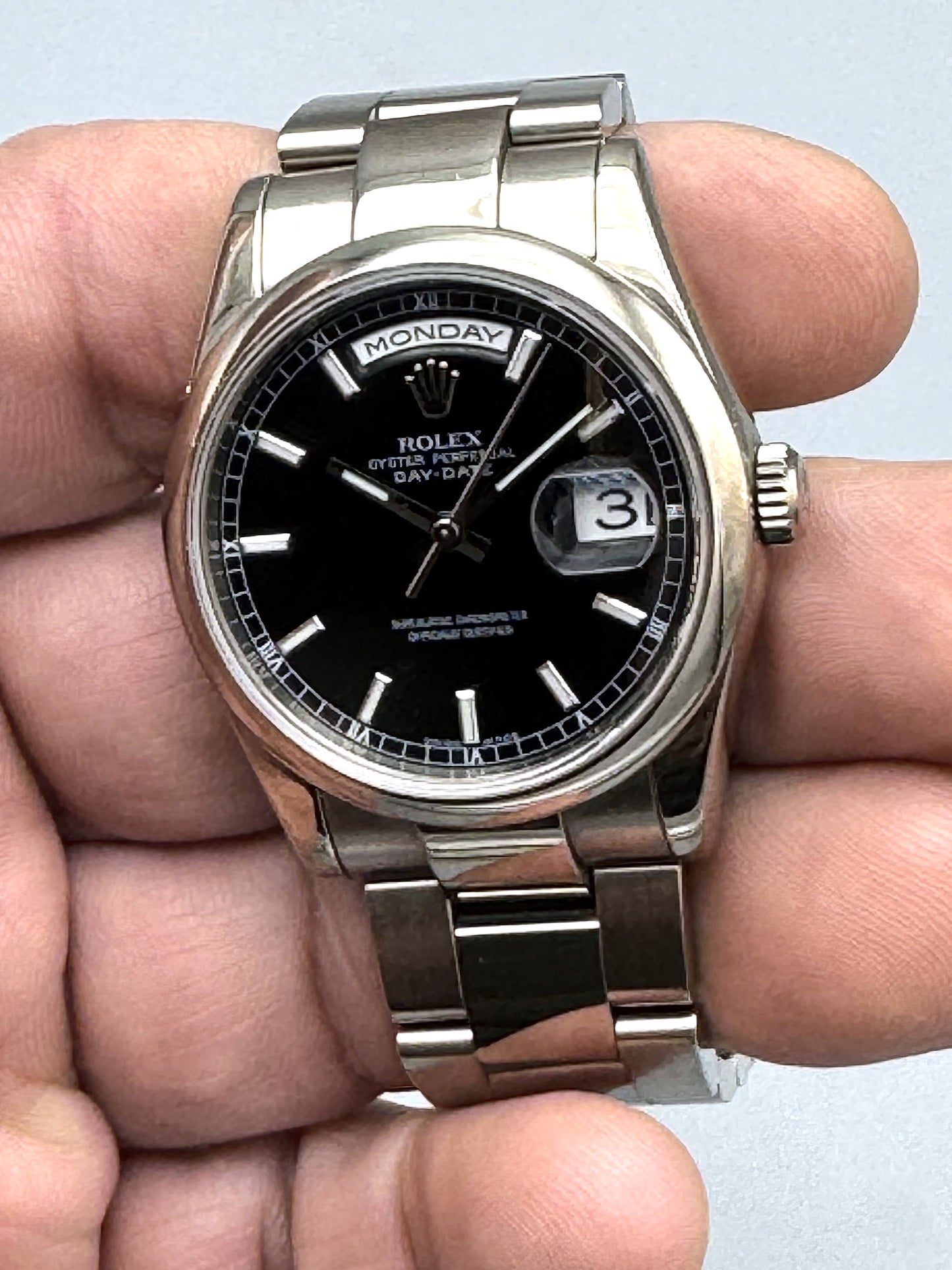 Rolex Day-Date reference 118209 White Gold, Black Dial, 36mm Full Set, Rolex Certified