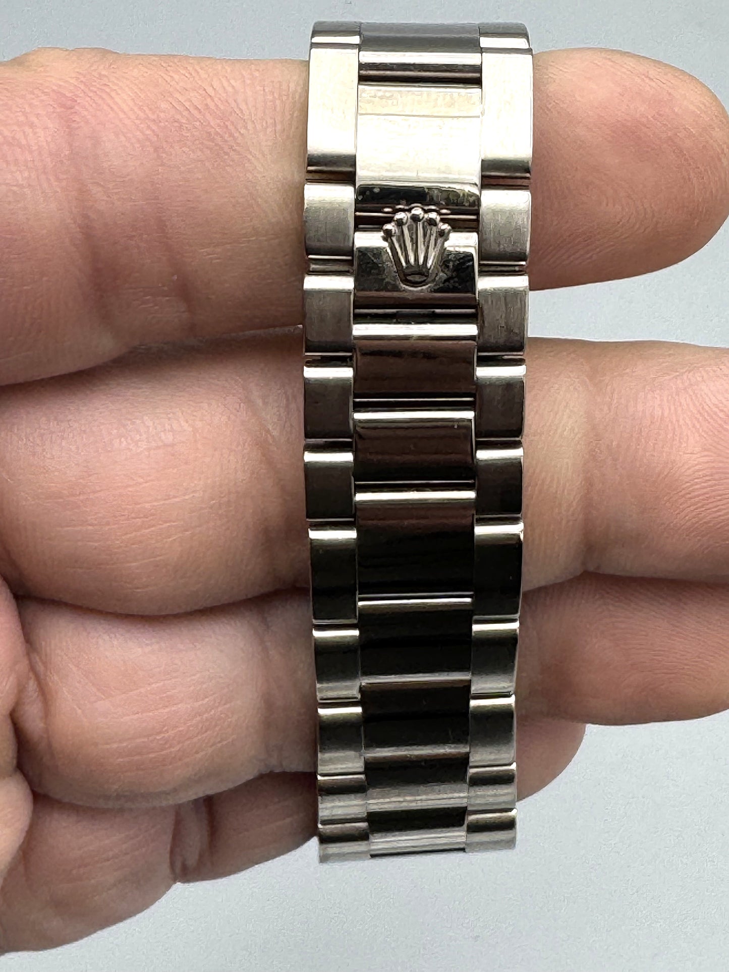 Rolex Day-Date reference 118209 White Gold, Black Dial, 36mm Full Set, Rolex Certified