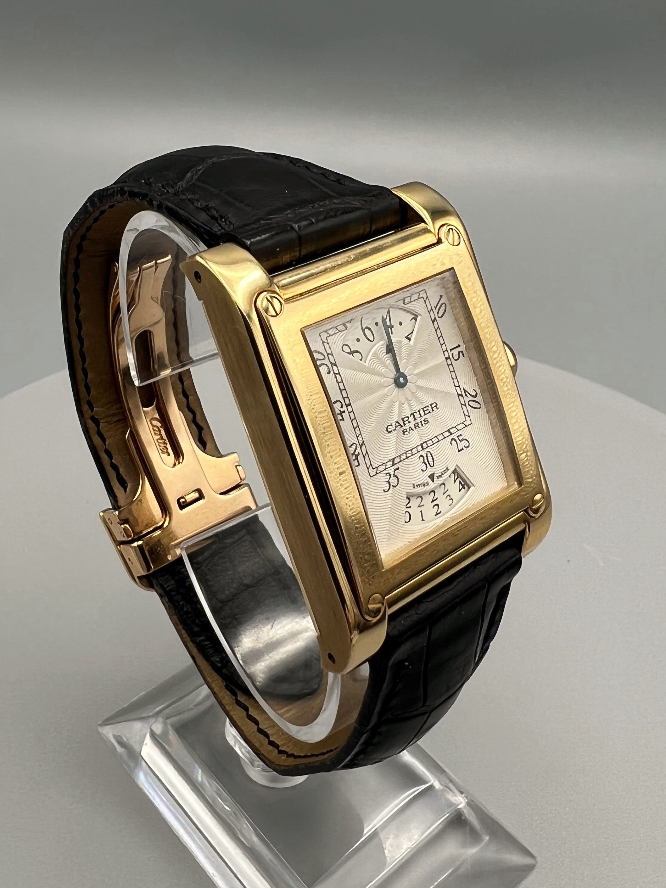 Cartier watch outlet company